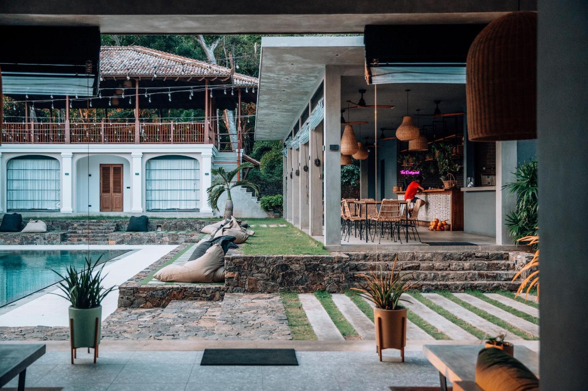 The Salty Pelican Yoga & Surf Retreat 迪克韦勒 外观 照片