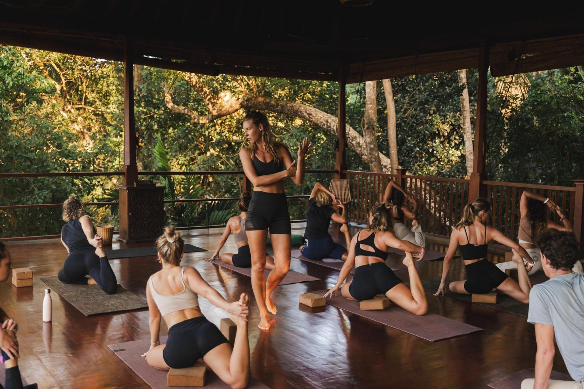 The Salty Pelican Yoga & Surf Retreat 迪克韦勒 外观 照片